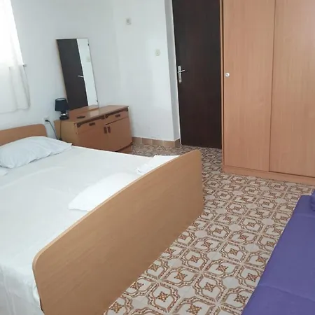 Apartamento Seaside Rosic 2 *
